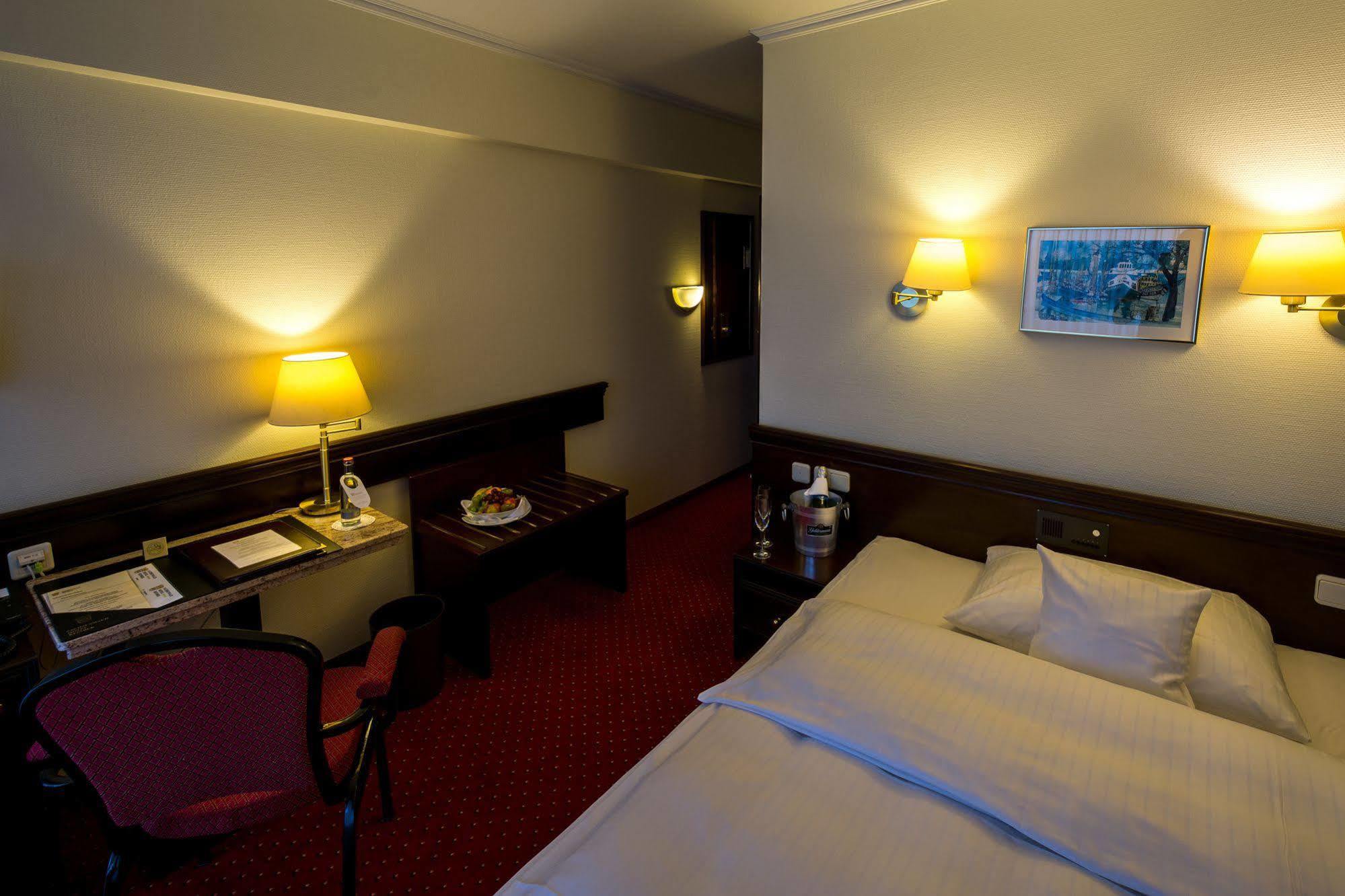 Sachsenwald Hotel Reinbek Kültér fotó